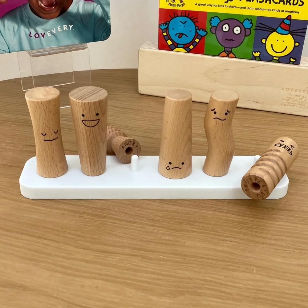 LOVEVERY Wooden Emotion Dolls & Feelings Flashcards